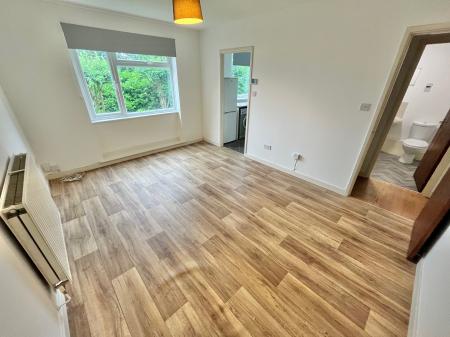 2 bedroom Flat for sale in Biscombe Gardens, Saltash, PL12