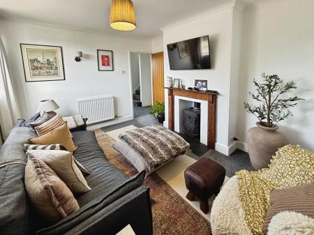 3 bedroom Semi-detached house to let in Home Park, Landrake, PL12