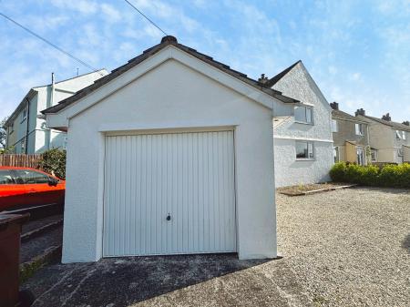 3 bedroom Semi-detached house to let in Home Park, Landrake, PL12