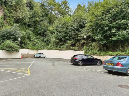 2 bedroom Apartment for sale in Daws Court, Saltash, PL12