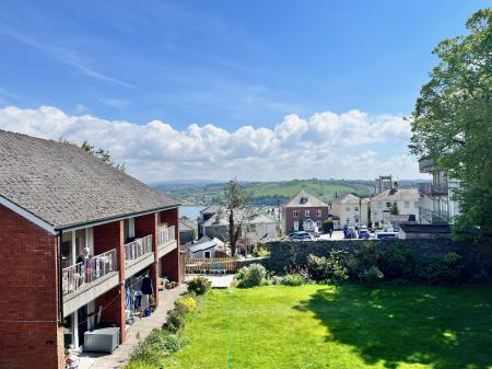1 bedroom Flat for sale in Cedar Court, Saltash, PL12