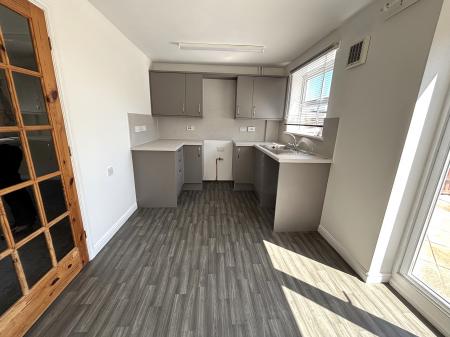 2 bedroom Semi-detached house to let in Grassmere Way, Pillmere, Saltash, PL12