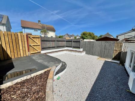 3 bedroom End of terrace house for sale in Castlemead Close, Saltash, PL12