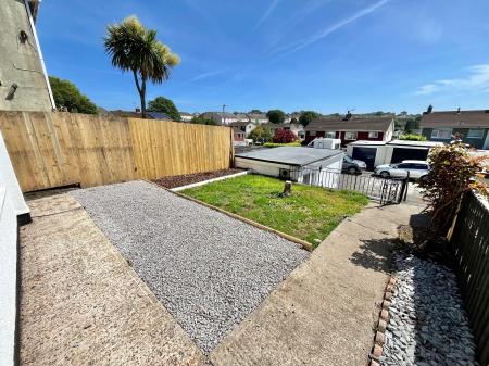 3 bedroom End of terrace house for sale in Castlemead Close, Saltash, PL12