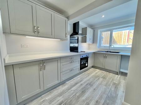 3 bedroom End of terrace house for sale in Castlemead Close, Saltash, PL12