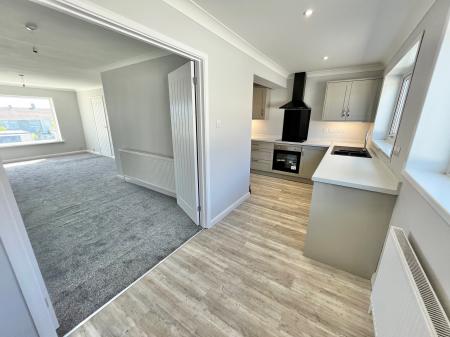 3 bedroom End of terrace house for sale in Castlemead Close, Saltash, PL12