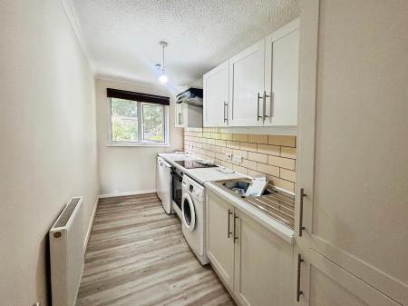 1 bedroom Flat to let in Tillard Close, Plympton, Plymouth, PL7