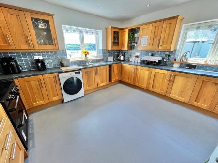 4 bedroom Detached house for sale in Old Ferry Road, Saltash, PL12