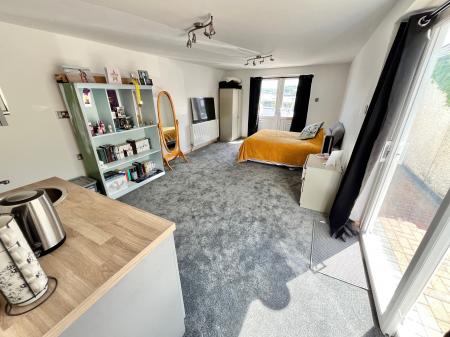 4 bedroom Detached house for sale in Old Ferry Road, Saltash, PL12
