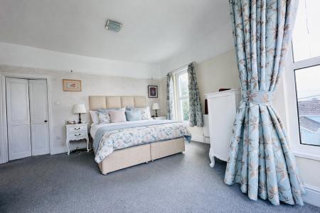 4 bedroom Detached house to let in Essa Road, Saltash, PL12