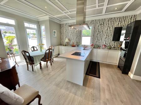 4 bedroom Detached house to let in Essa Road, Saltash, PL12