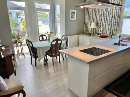 4 bedroom Detached house to let in Essa Road, Saltash, PL12