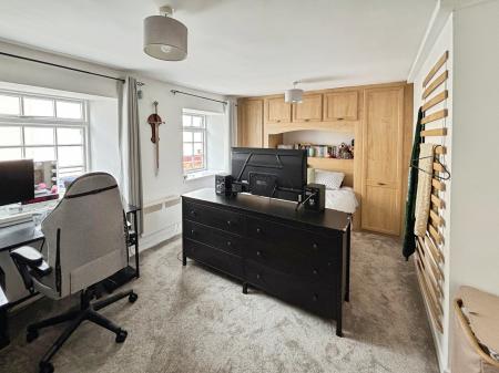1 bedroom Flat to let in Alexandra Square, Saltash, PL12