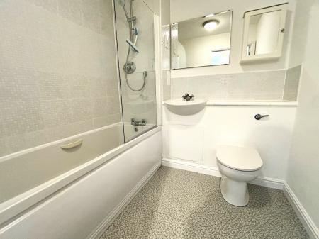 2 bedroom Flat to let in Exeter Street, City Centre, Plymouth, PL4