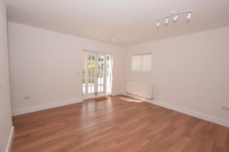 3 bedroom Ground floor maisonette to let in Culver Road, Saltash, PL12