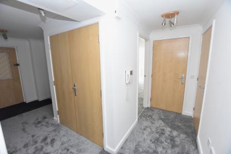 2 bedroom Flat to let in 130 - 132 Vauxhall Street, Plymouth, PL4