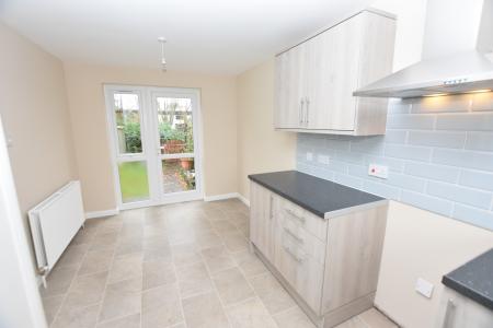 3 bedroom Terraced House to let in Langerwell Close, Saltash, PL12