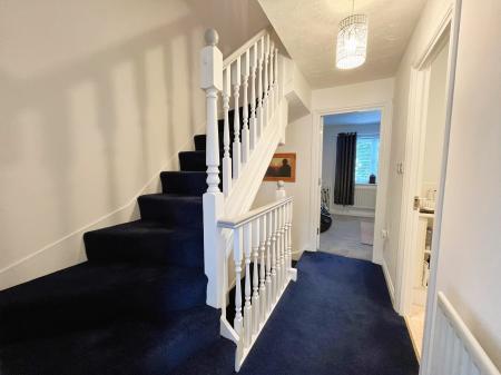 3 bedroom Town house to let in Paddock Close, Pillmere, Saltash, PL12