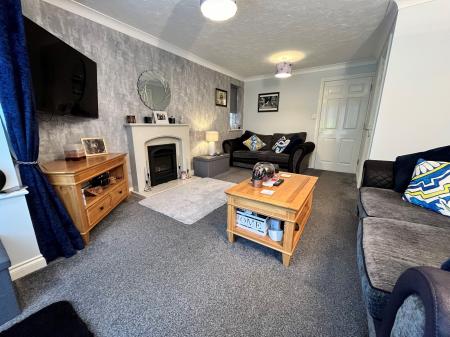 3 bedroom Town house to let in Paddock Close, Pillmere, Saltash, PL12