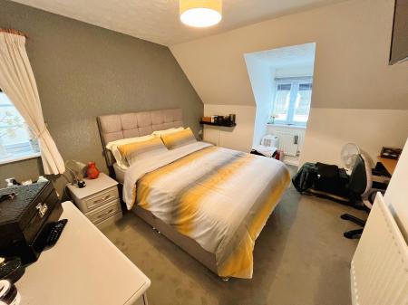 3 bedroom Town house to let in Paddock Close, Pillmere, Saltash, PL12