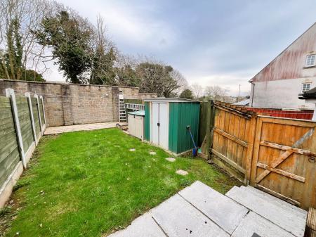 3 bedroom Town house to let in Paddock Close, Pillmere, Saltash, PL12