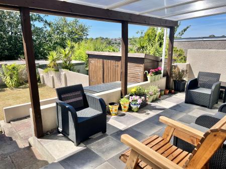 4 bedroom Semi-detached house for sale in Hawthorns, Saltash, PL12