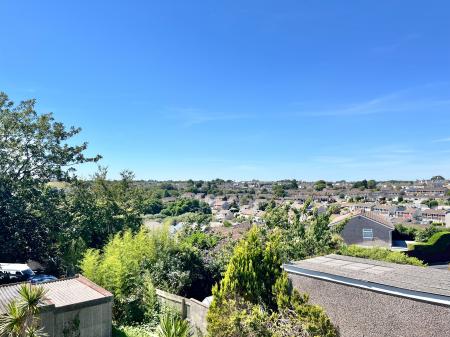 4 bedroom Semi-detached house for sale in Hawthorns, Saltash, PL12