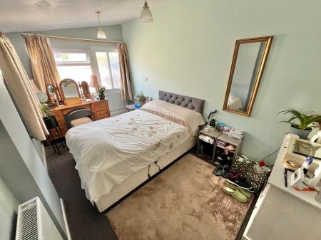 4 bedroom Semi-detached house for sale in Hawthorns, Saltash, PL12