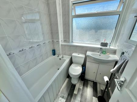 4 bedroom Semi-detached house for sale in Hawthorns, Saltash, PL12