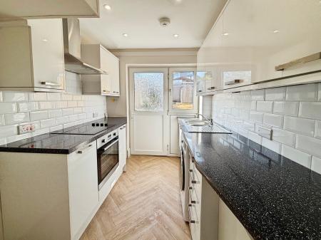 3 bedroom Terraced House to let in Spencer Gardens, St. Stephens, Saltash, PL12