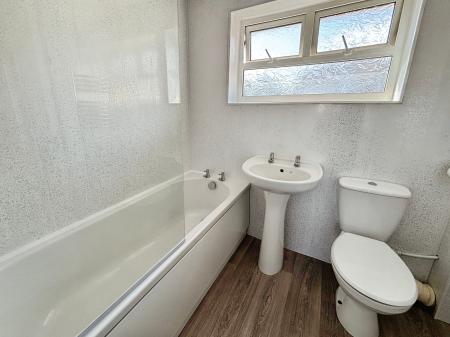 3 bedroom Terraced House to let in Spencer Gardens, St. Stephens, Saltash, PL12