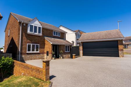 Hearl Road, Latchbrook, Saltash, PL12