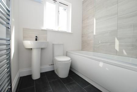 2 bedroom Flat to let in Culver Road, Saltash, PL12