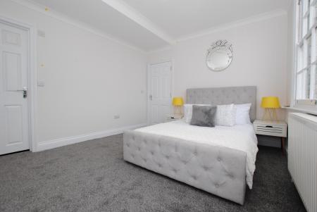 2 bedroom Flat to let in Culver Road, Saltash, PL12