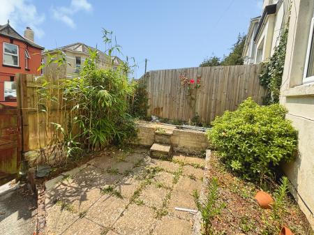 2 bedroom Flat to let in St Stephens Road, Saltash, PL12