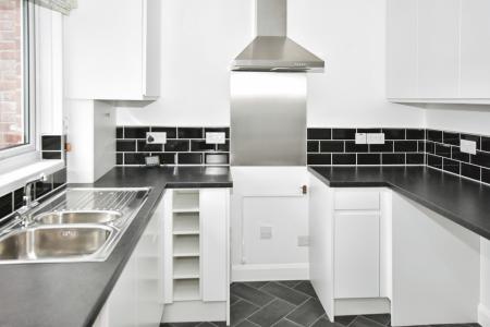 1 bedroom Flat to let in Spire Hill Park, Saltash, PL12