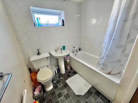 2 bedroom Flat for sale in Dynevor Close, Plymouth, PL3