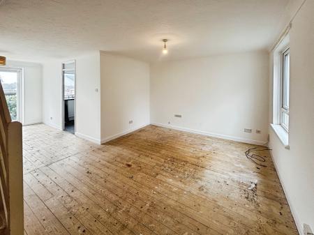 3 bedroom End of terrace house to let in Prospect Walk, Saltash, PL12