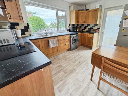 2 bedroom Bungalow to let in North Park Villas, Saltash, PL12