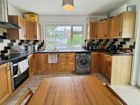 2 bedroom Bungalow to let in North Park Villas, Saltash, PL12