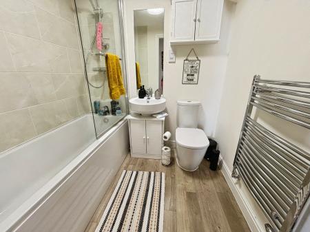 2 bedroom Flat to let in Chapel Street, Devonport, Plymouth, PL1