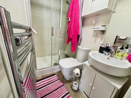 2 bedroom Flat to let in Chapel Street, Devonport, Plymouth, PL1