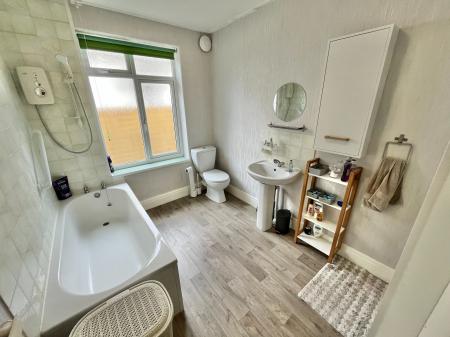 2 bedroom Bungalow to let in St Stephens Road, Saltash, PL12