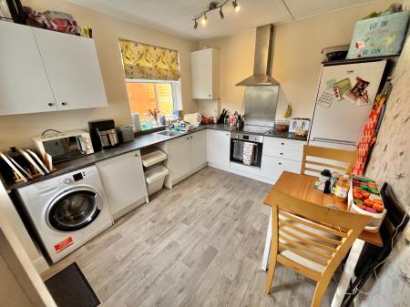 2 bedroom Bungalow to let in St Stephens Road, Saltash, PL12