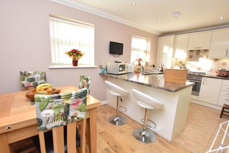 2 bedroom Maisonette to let in Belle Vue Road, Saltash, PL12