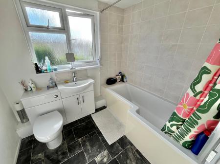 4 bedroom Semi-detached house for sale in Mortimore Close, Saltash, PL12