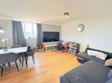 2 bedroom Maisonette for sale in Armory Lane, Gunwharf Quays, Portsmouth, PO1