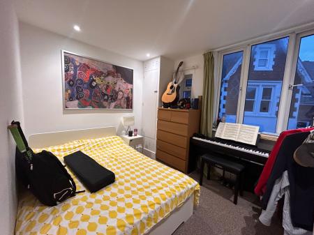 2 bedroom Flat for sale in Eastern Villas Road, Southsea, Portsmouth, PO4