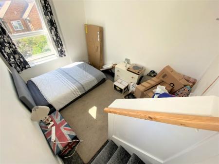 2 bedroom Flat for sale in Elphinstone Road, Southsea, Portsmouth, PO5