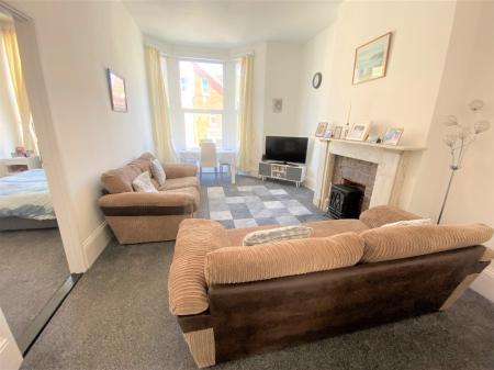 2 bedroom Flat for sale in Elphinstone Road, Southsea, Portsmouth, PO5